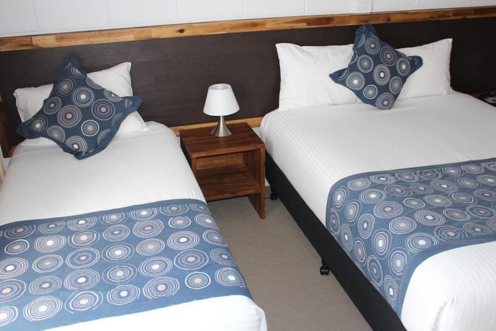 Snow Season Motor Inn Кума Экстерьер фото