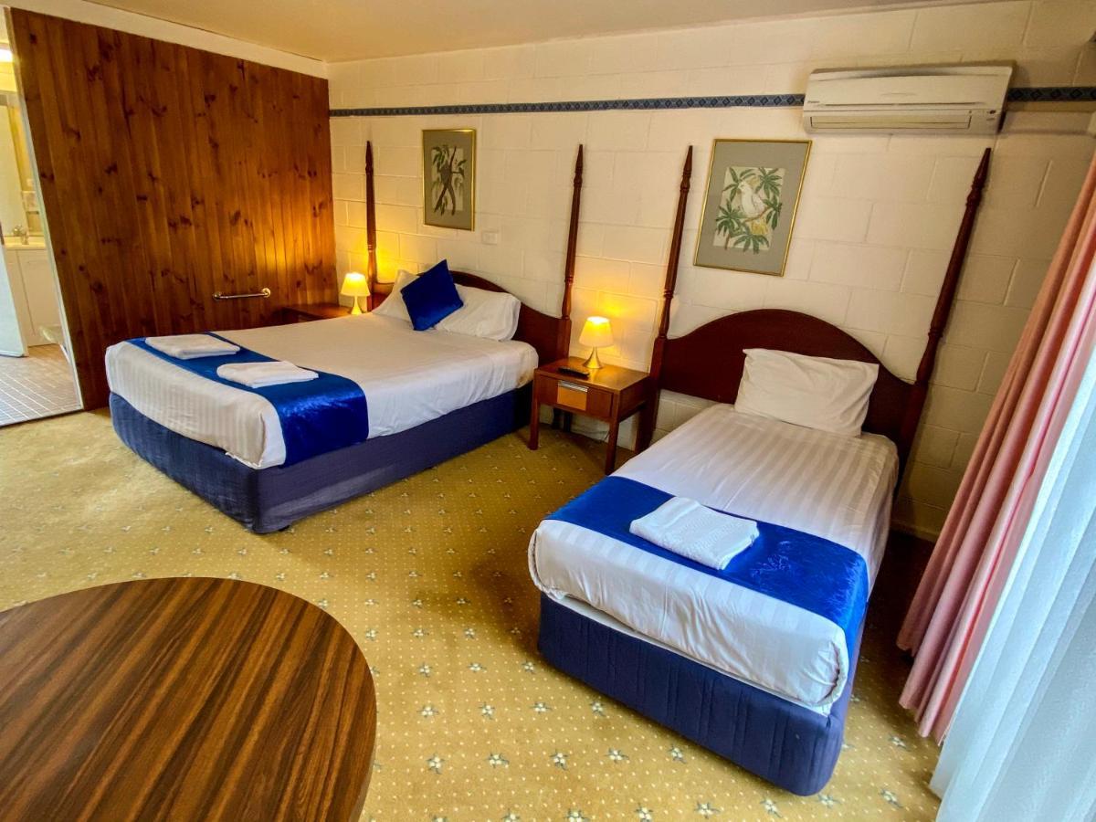 Snow Season Motor Inn Кума Экстерьер фото