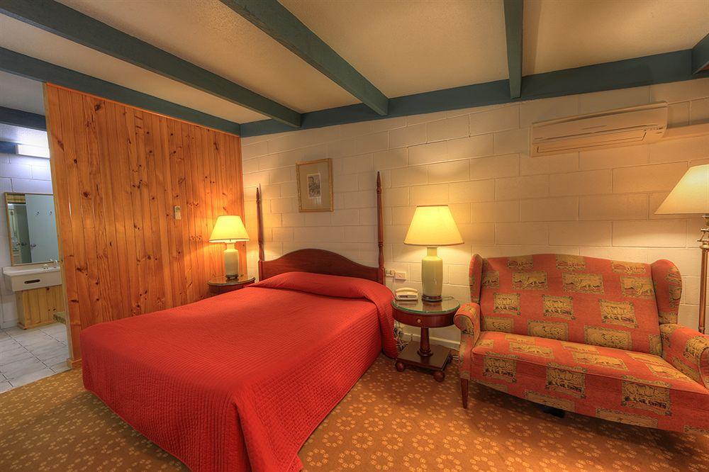 Snow Season Motor Inn Кума Экстерьер фото