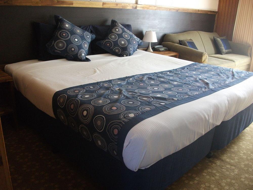 Snow Season Motor Inn Кума Экстерьер фото