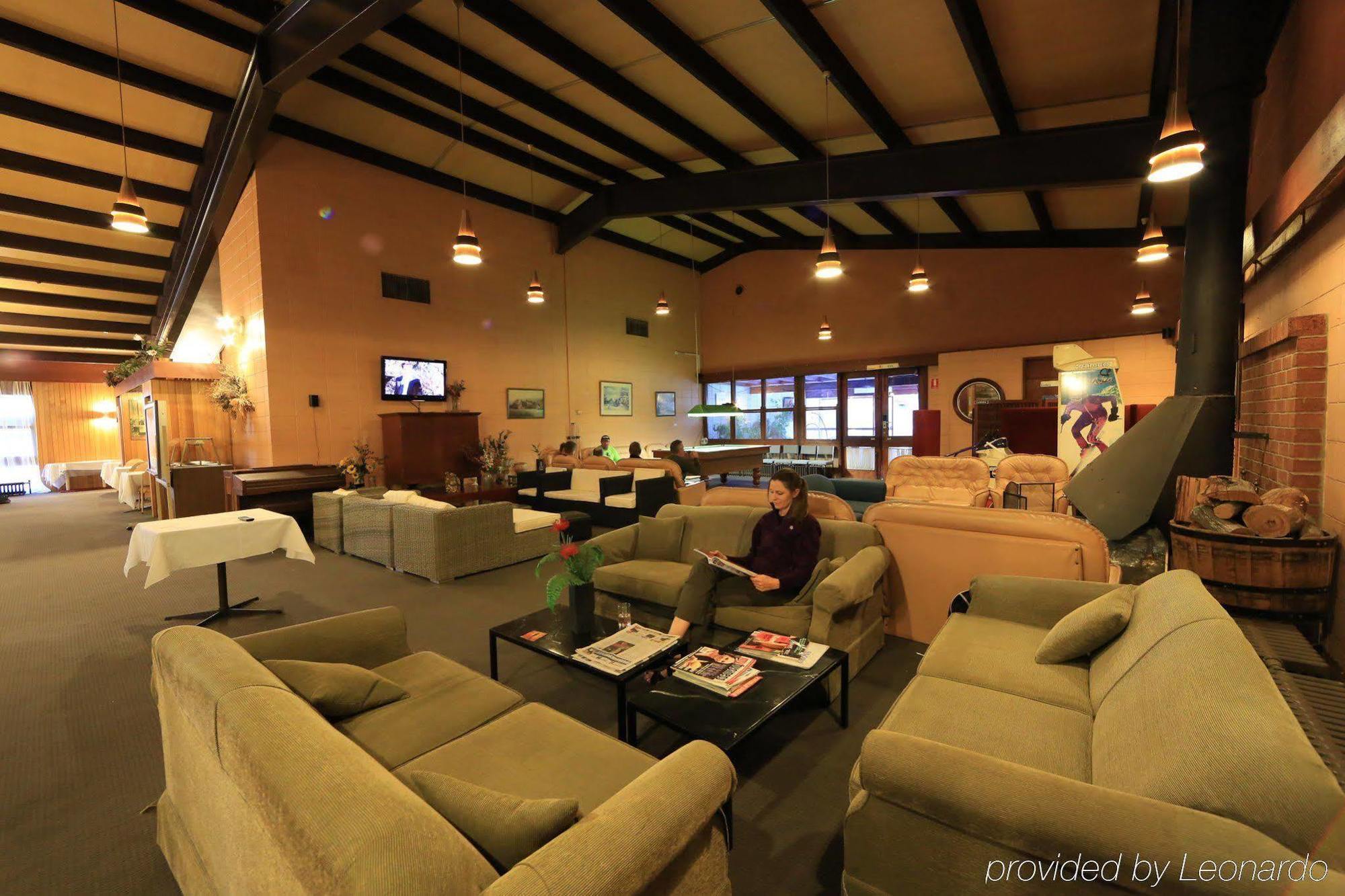 Snow Season Motor Inn Кума Экстерьер фото