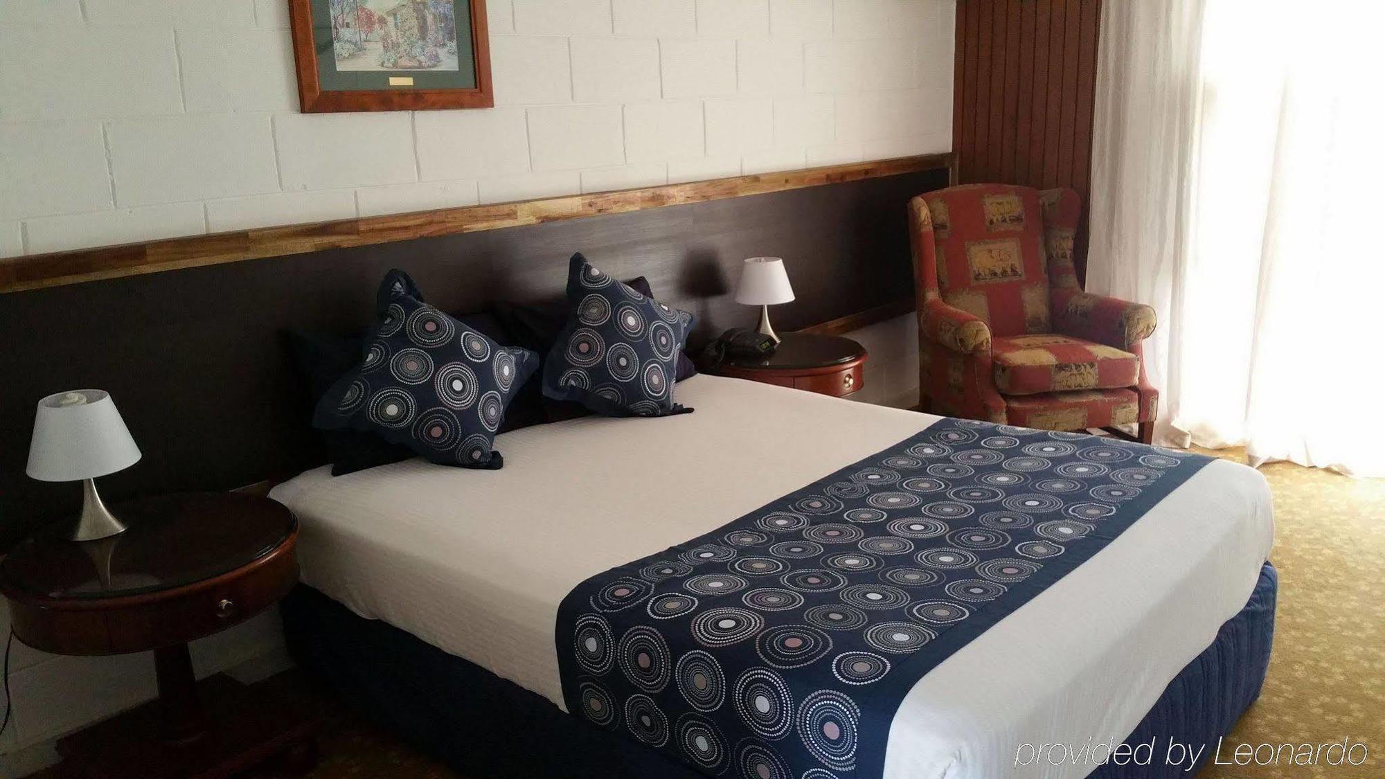 Snow Season Motor Inn Кума Экстерьер фото