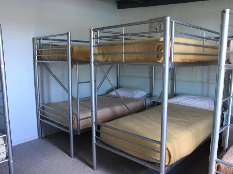 Snow Season Motor Inn Кума Экстерьер фото