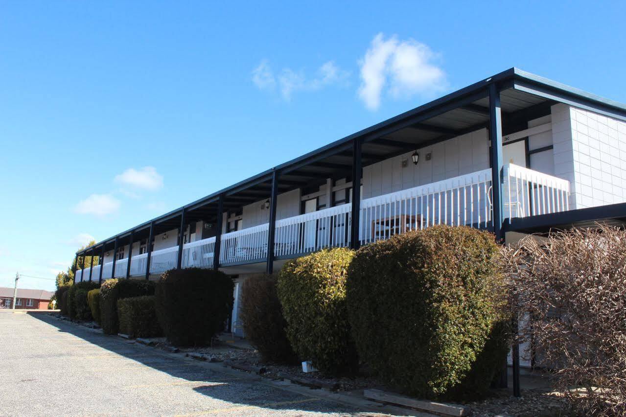 Snow Season Motor Inn Кума Экстерьер фото